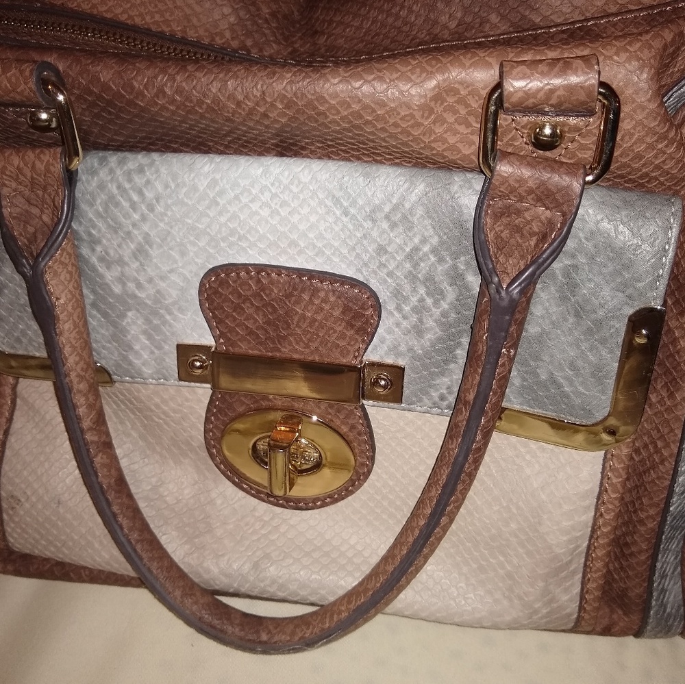 Purse - Picture 3 of 3